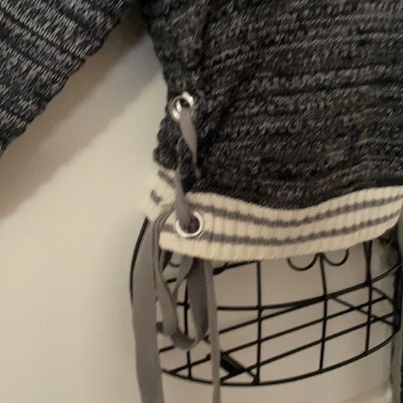 Long sleeve crop sweater - Picture 3 of 4